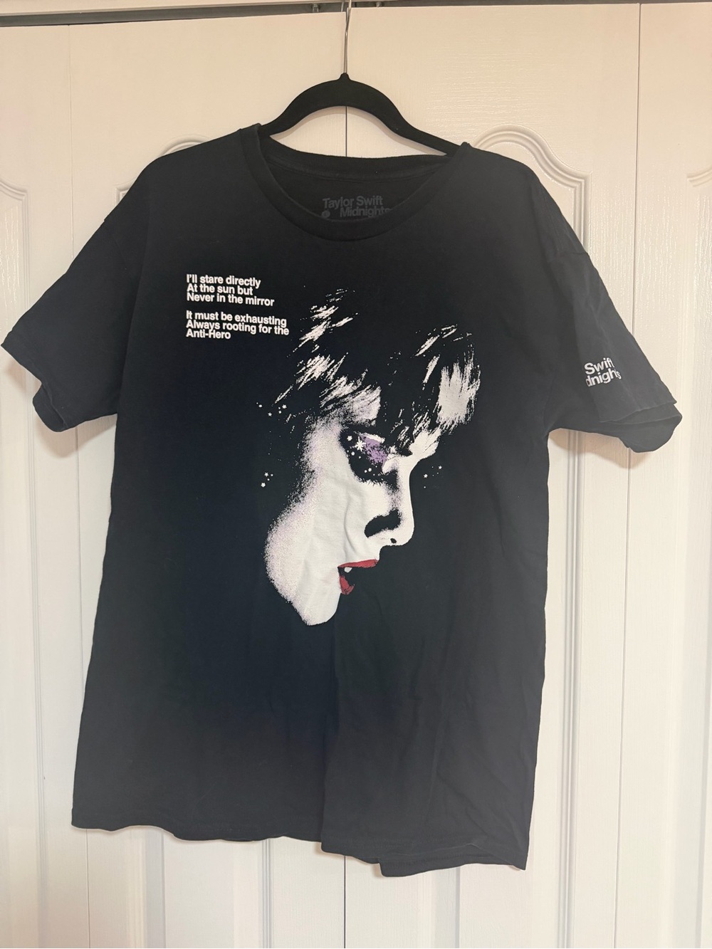 Taylor Swift Black Graphic Short-Sleeve Tee with Portrait Print